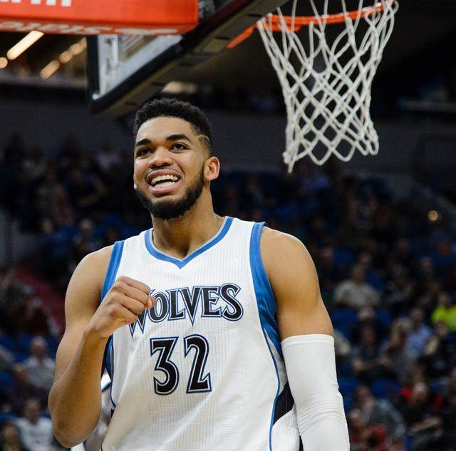 同球场上挑 同球场上挑