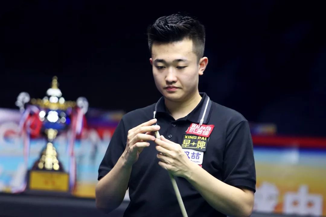 记者：坎塞洛回巴萨的可能性越来越小，曼城不想外租球员了